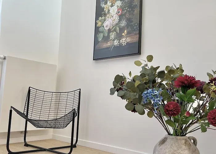 Chic & Bright Near Montgomery Brüssel