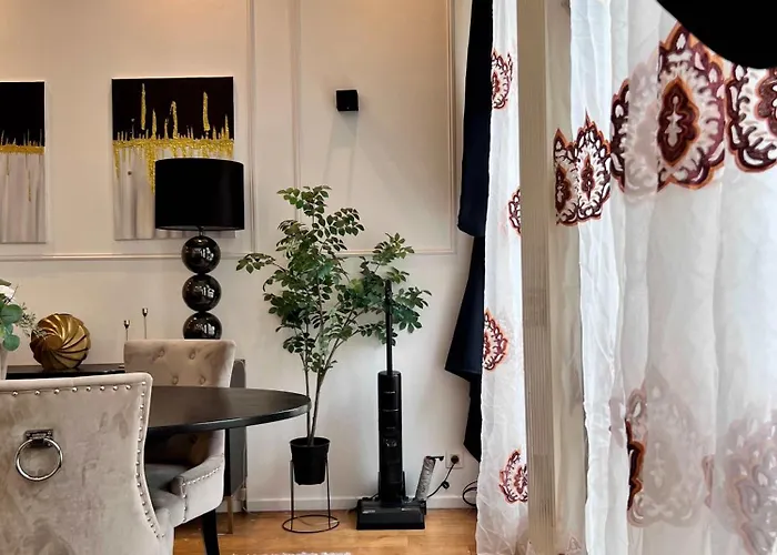 Διαμέρισμα Cosy Family For Up To 9 Guests Near Midi Station