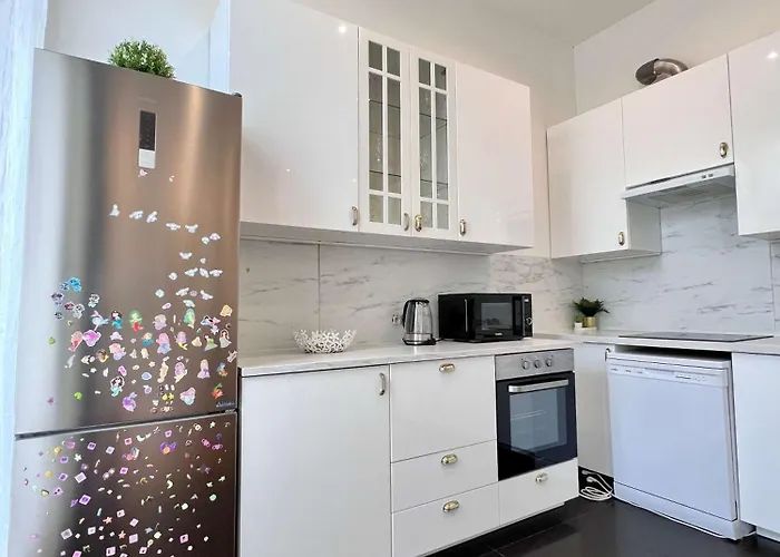 Cosy Family For Up To 9 Guests Near Midi Station * Βρυξέλλες