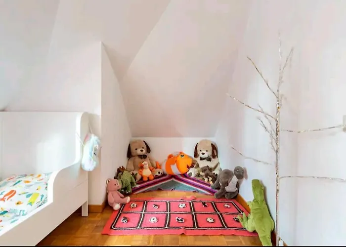 & Wellness Area Jacuzzi Sauna Massage Table Villa Bryssel