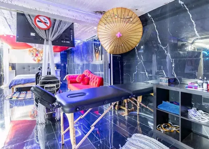 & Wellness Area Jacuzzi Sauna Massage Table *