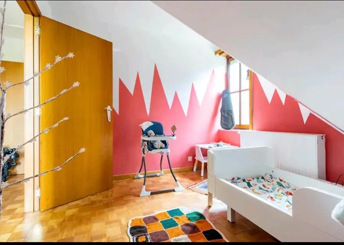 & Wellness Area Jacuzzi Sauna Massage Table Bryssel