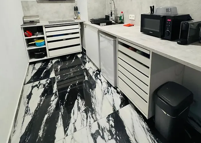 Apartment Charming 1 Bedroom With Terrace