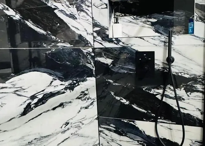 Charming 1 Bedroom With Terrace Brüssel