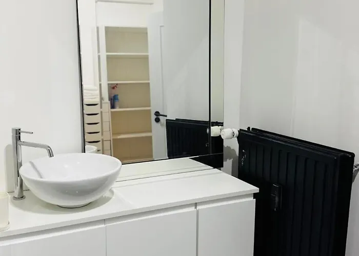 Charming 1 Bedroom With Terrace * Brüssel