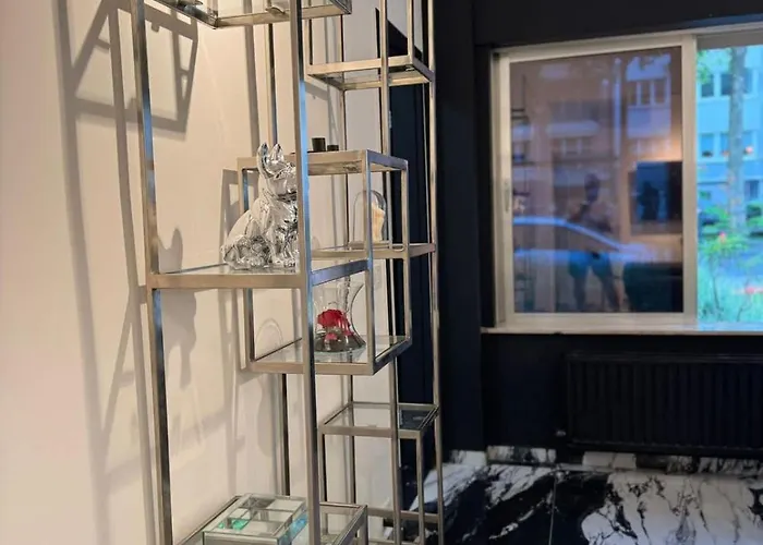 Charming 1 Bedroom With Terrace Apartment *