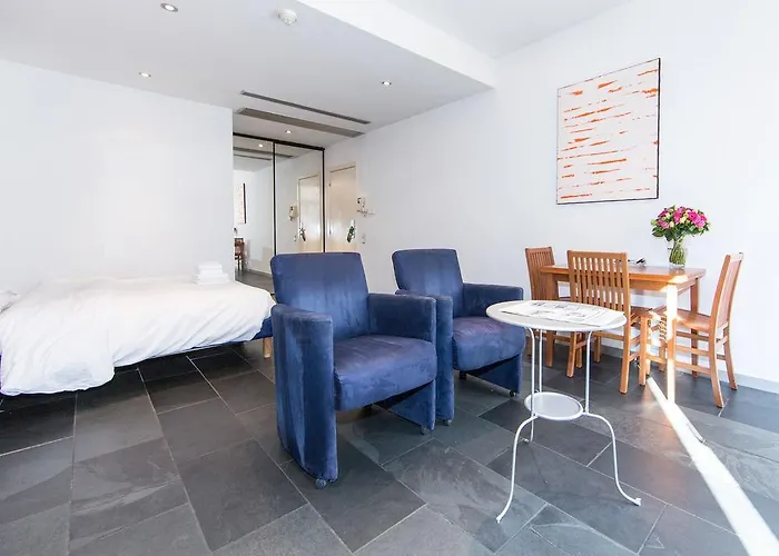 Azimut Flathotel 3* بروكسل