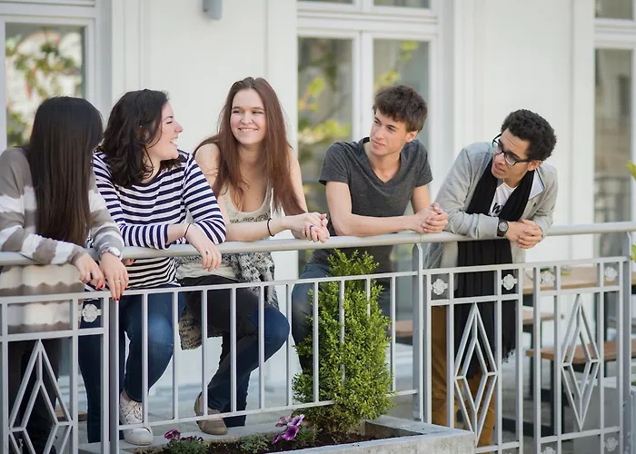 Hostel Hi Brussels Jacques Brel Hostel Brussels