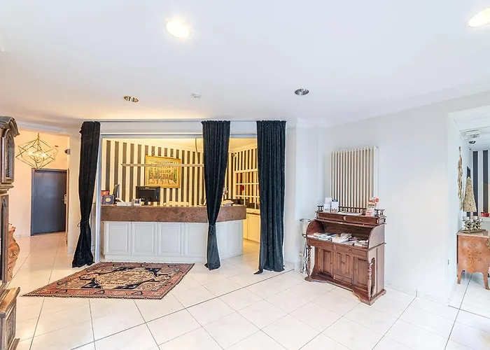 Hotell La Legende 3*