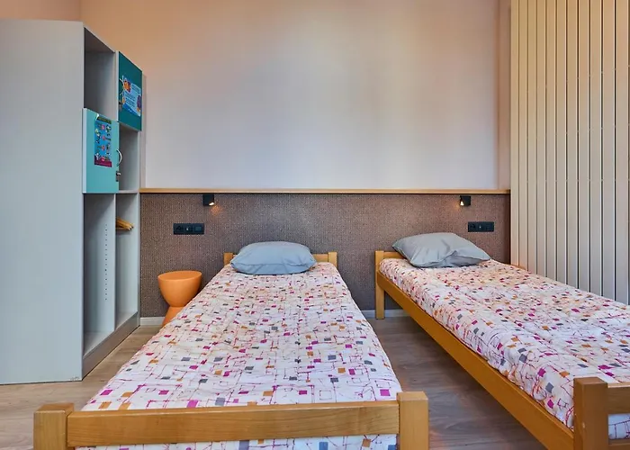 Hostel Hi Brussels Jacques Brel Hostel *