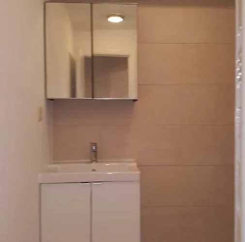 2 Bedrooms דירה