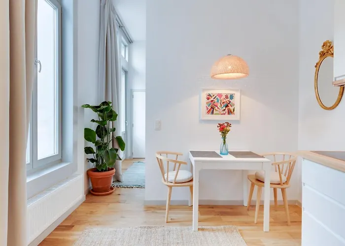 Aparthotel Newton Boutique Residences - Eu Area 4*