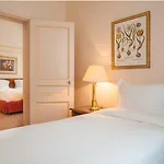 Le Plaza Hotel 5*