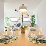 Downtown Apartment *