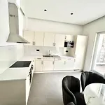 Luxury Brand New * Brüssel
