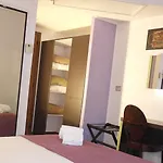 フローリス アルルカン グランプラス ホテル 3*