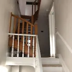 In Maison De Metre In Etterbeek Apartamento *