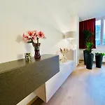 Urbanstay Grand Place Luxury