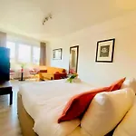 Centerstay