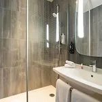 מלון Ibis Off Grand'place 3*
