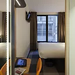 Easyhotel Centre 3*