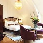 Fleur De Hotel