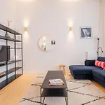 New Center Of Trendy St Gille *