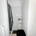 3 Personnes Avec Salle De Bain Privee Proche Gare Du Midi Ubytování v soukromí *
