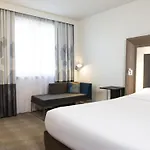 Novotel Centre Hotel 4*