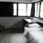 ホステル スリープ ウェル ユース *