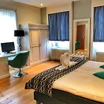 Le Manoir Penzion *