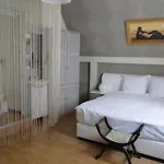 La Zarin Bed & Breakfast