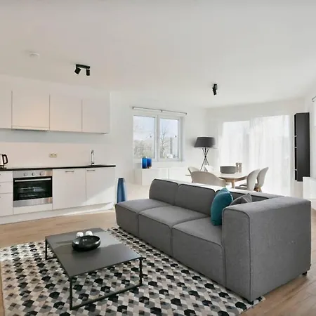 Schiphol Airport Flat 公寓