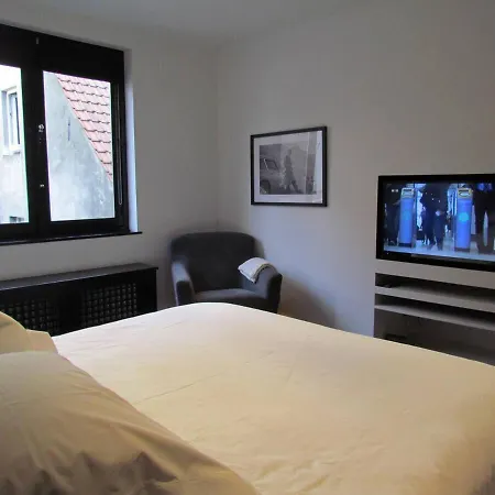 Grand Place 6 *
