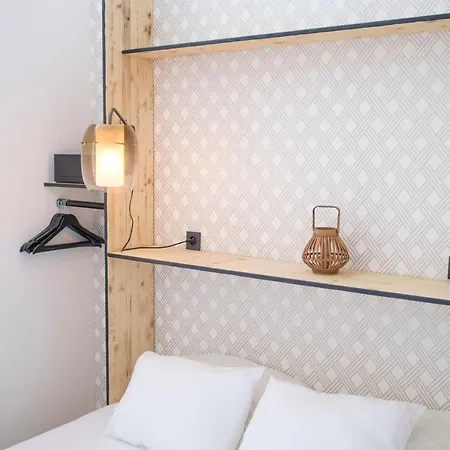 Apartman Fabulous In Chatelain Area With Balcony