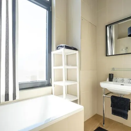 Fabulous In Chatelain Area With Balcony Apartman Brüsszel