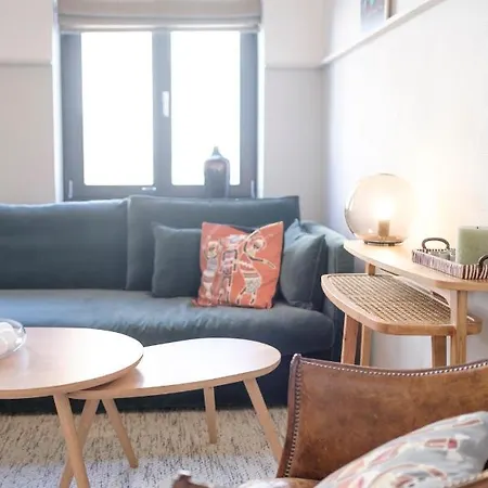 Fabulous In Chatelain Area With Balcony * Brüsszel