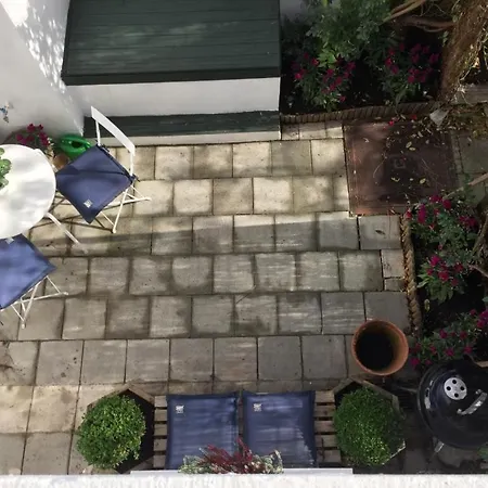 Charmante Maison Arriere A Uccle Apartment *