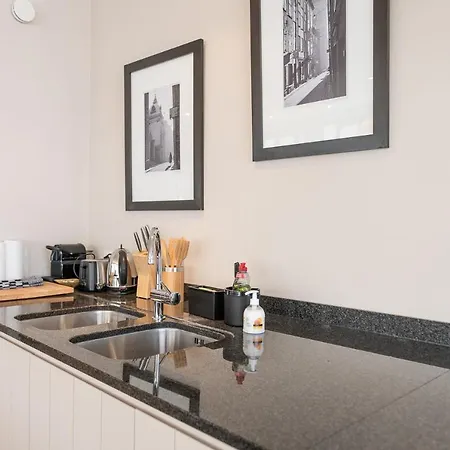 Spacious Modern Appartments In The Heart Of Apartman Brüsszel