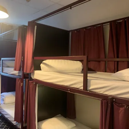 Safestay Grand Place Hotell 3*