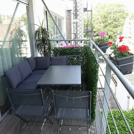 Chic With Bathroom - Terrace & Free Parking Séjour chez l'habitant
