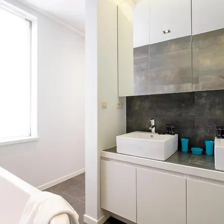 The Orange Flats - European District Apartment