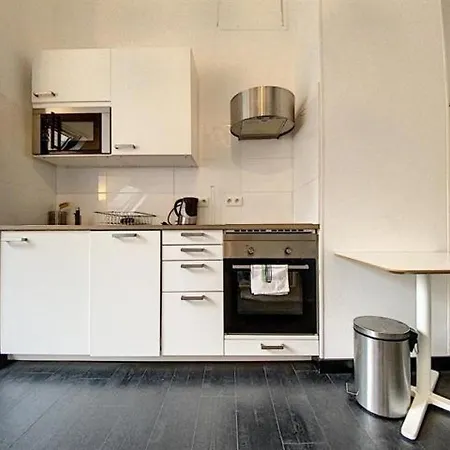 Charlemagne Appartement Brussels شقة *