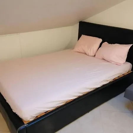 Apartment Sauna Lgbt Renting Rooms. And You Can Access To The Sauna And Hammam And Jacuzzi. A Perfect Room. *