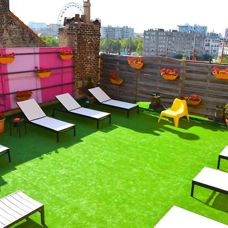 Apartment Sauna Lgbt Renting Rooms. And You Can Access To The Sauna And Hammam And Jacuzzi. A Perfect Room. Brussels