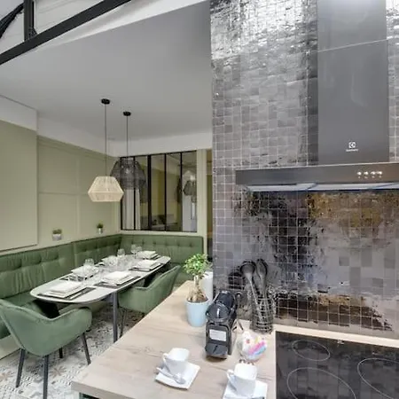 Luxurious Apartment For 4 Persons *