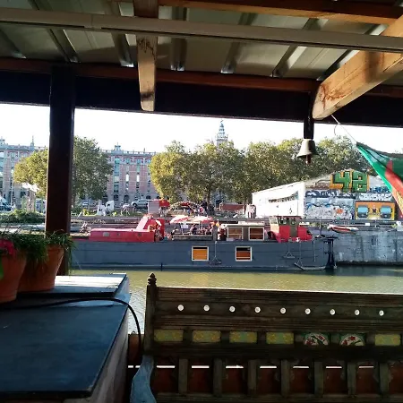 Úszó hotel Edouard Boat