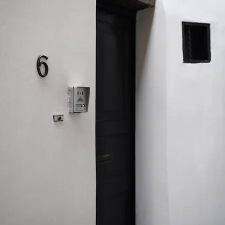 Lovely Triplex In The Heart Of Le Sablon * 布鲁塞尔