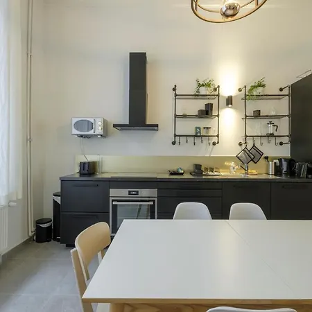 شقة Nice 3 Bedrooms Duplex Between Kanal & Tour & Taxis بروكسل