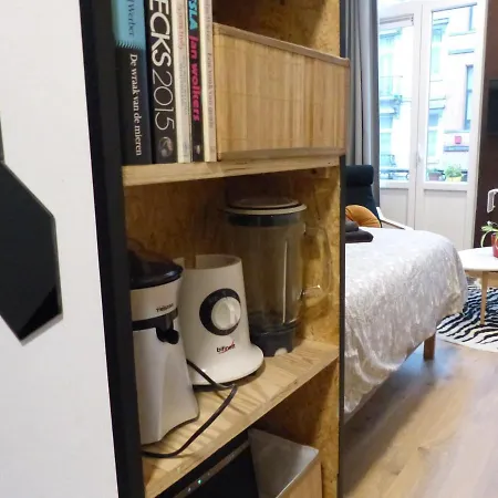 Superbe Au 1er Etage, Proche De La Gare Du Midi